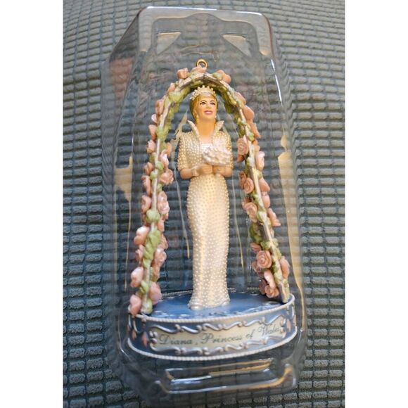 Princess Diana of Wales Christmas Ornament Heirloom Collection Carlton Cards NIB - Picture 1 of 5